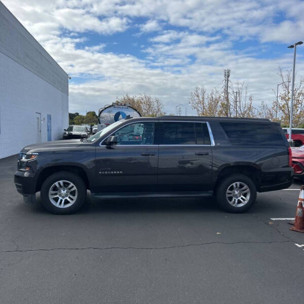 2017 Chevrolet Suburban LT