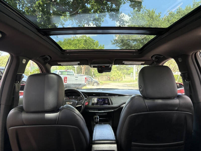 2020 Cadillac XT4 Premium Luxury