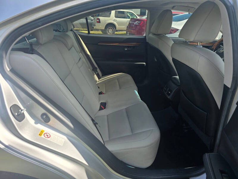 2013 Lexus ES 300h