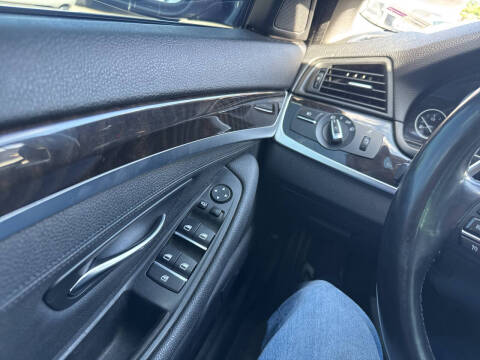 2016 BMW 5 Series 528i xDrive