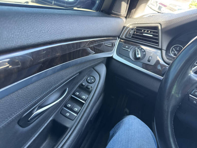 2016 BMW 5 Series 528i xDrive