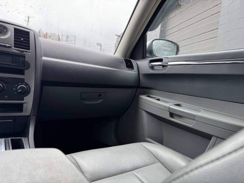 2005 Chrysler 300 Touring