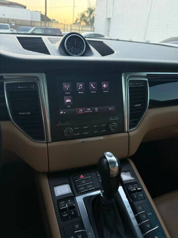 2017 Porsche Macan