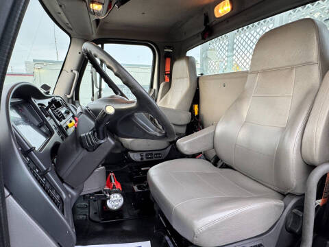 2018 Freightliner M2 106