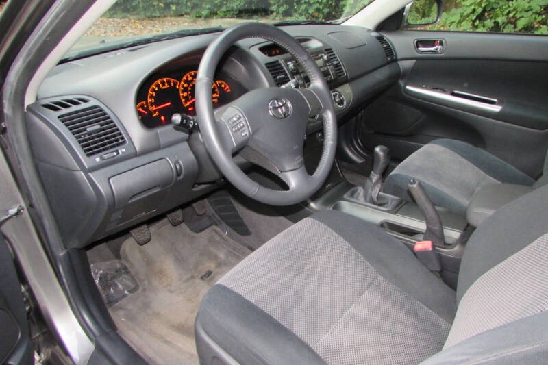 2005 Toyota Camry SE photo 21