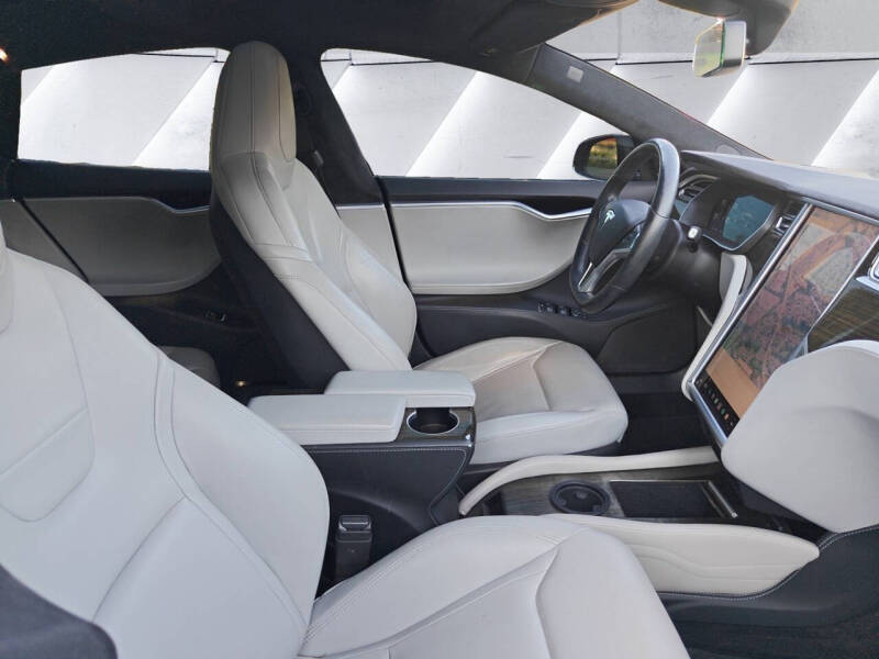 2015 Tesla Model S 70D