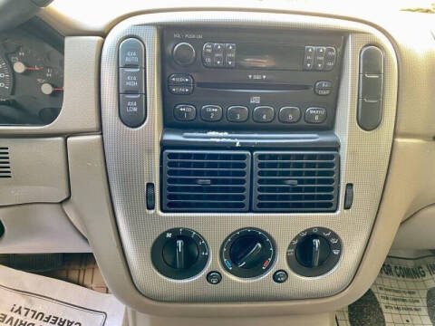 2004 Ford Explorer XLT