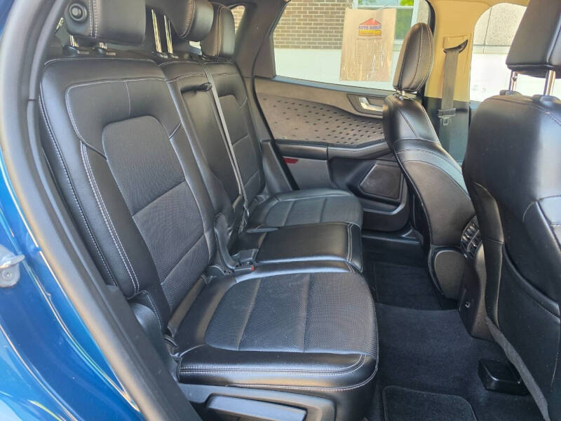 2020 Ford Escape Titanium