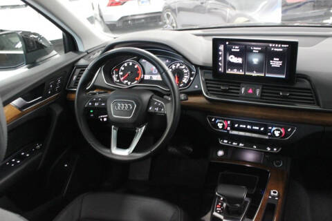 2023 Audi Q5 quattro Premium 40 TFSI