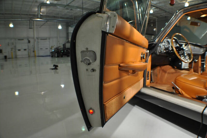 1966 Aston Martin DB6