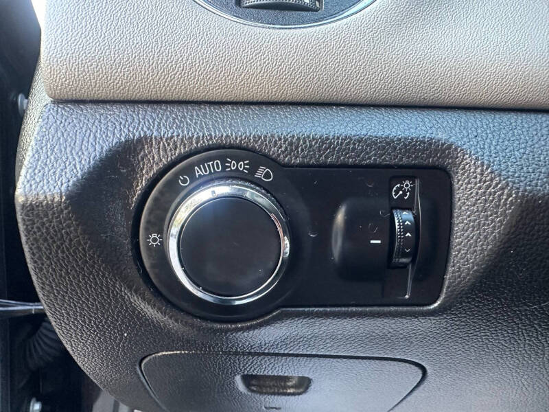 2013 Chevrolet Cruze LS Manual