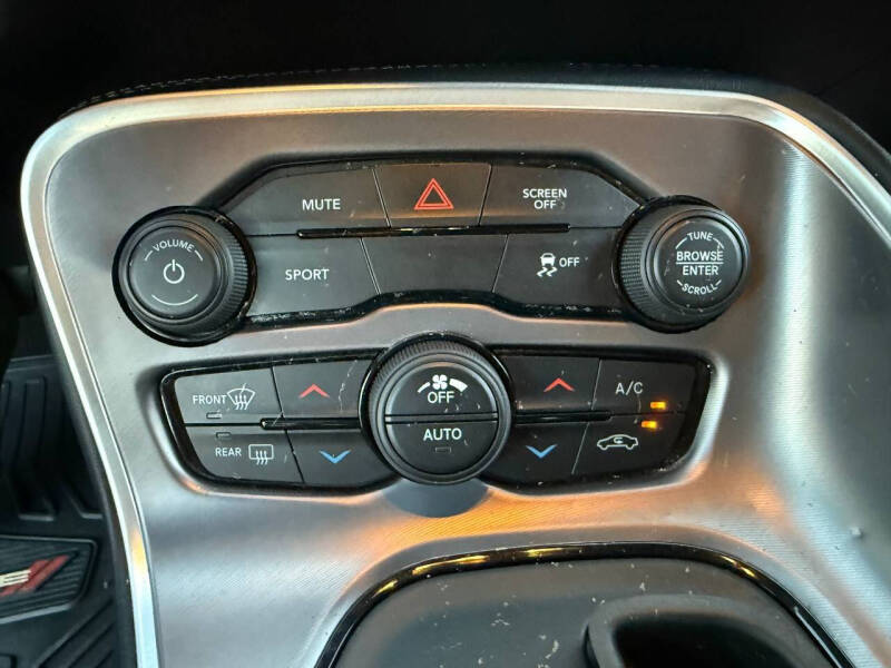 2021 Dodge Challenger SXT