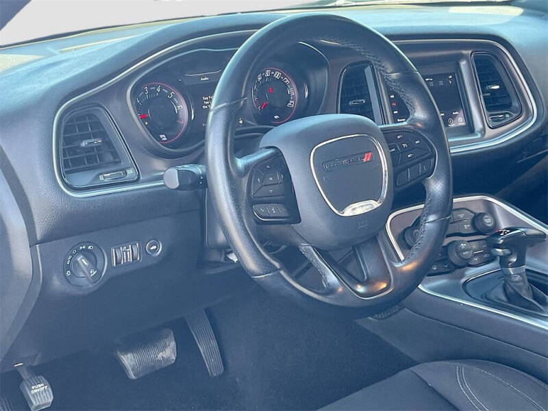 2022 Dodge Challenger SXT