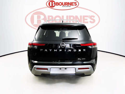 2024 Nissan Pathfinder SL