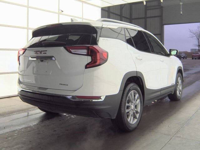 2024 GMC Terrain SLT