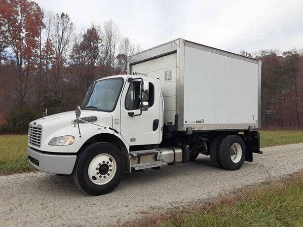 2016 Freightliner M2 106