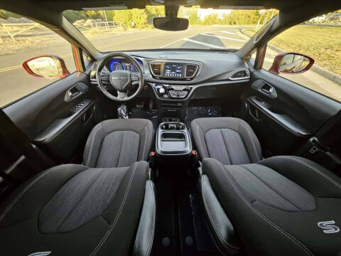 2020 Chrysler Pacifica Touring