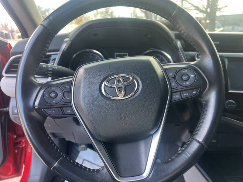 2020 Toyota Camry SE