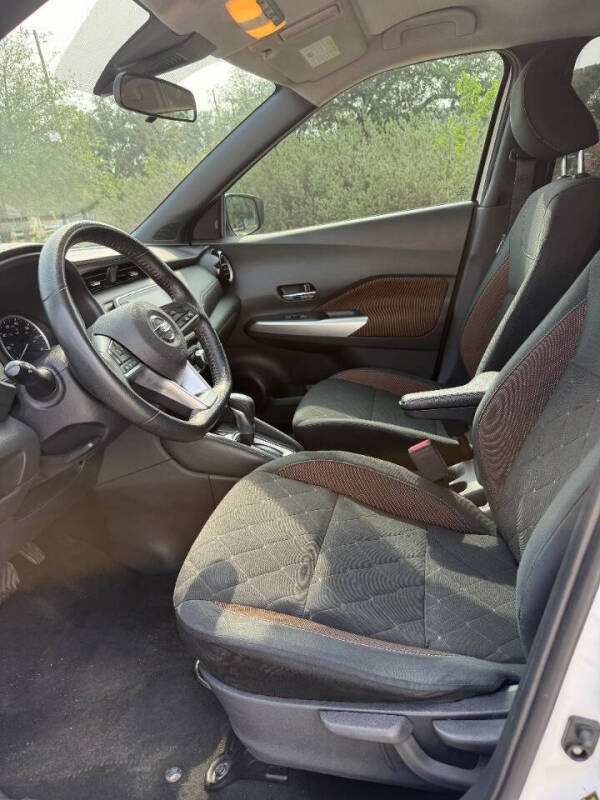 2020 Nissan Kicks SR