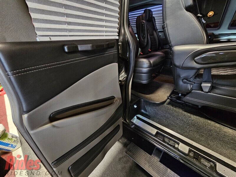 2022 Chevrolet Express 2500