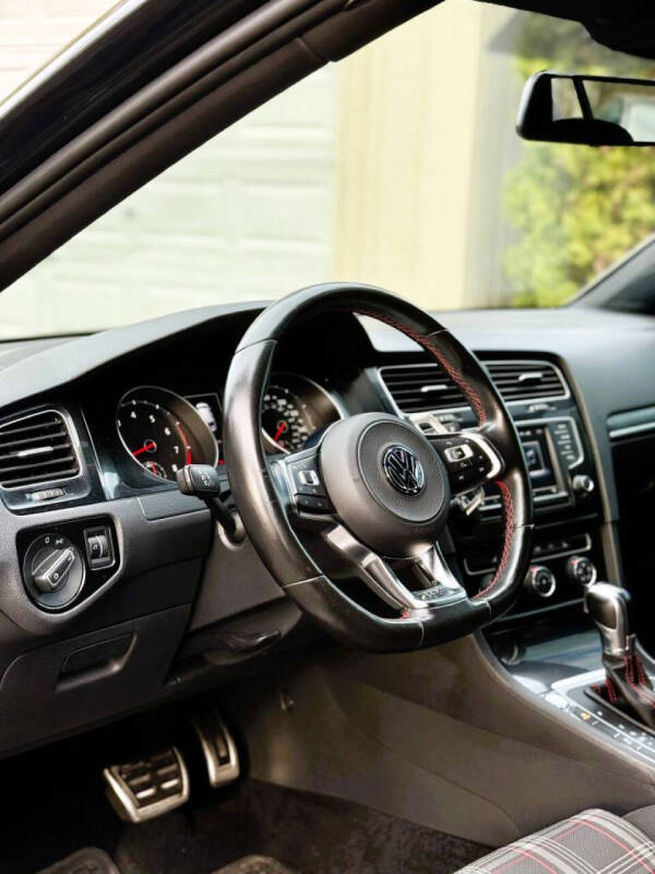 2017 Volkswagen Golf GTI