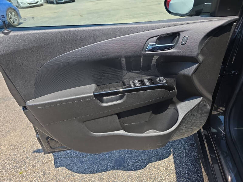 2017 Chevrolet Sonic LT Auto