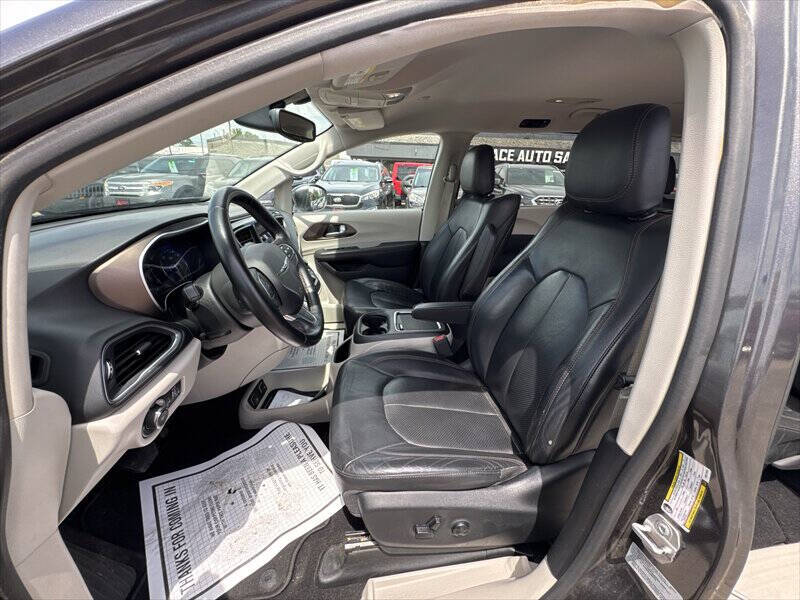 2017 Chrysler Pacifica Touring-L Plus