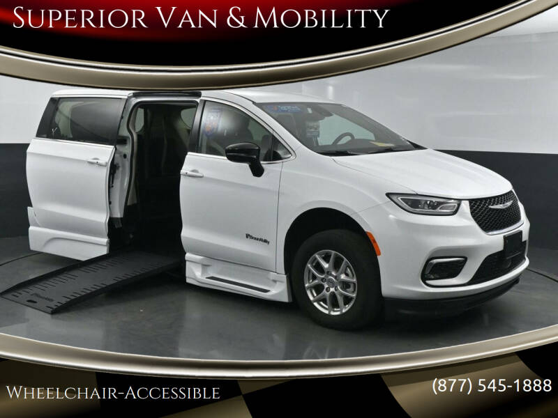 2024 Chrysler Pacifica Touring L