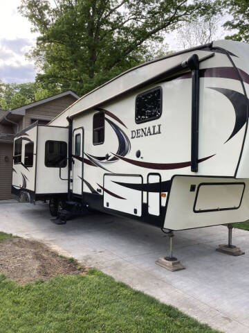 2015 Dutchmen DENALI