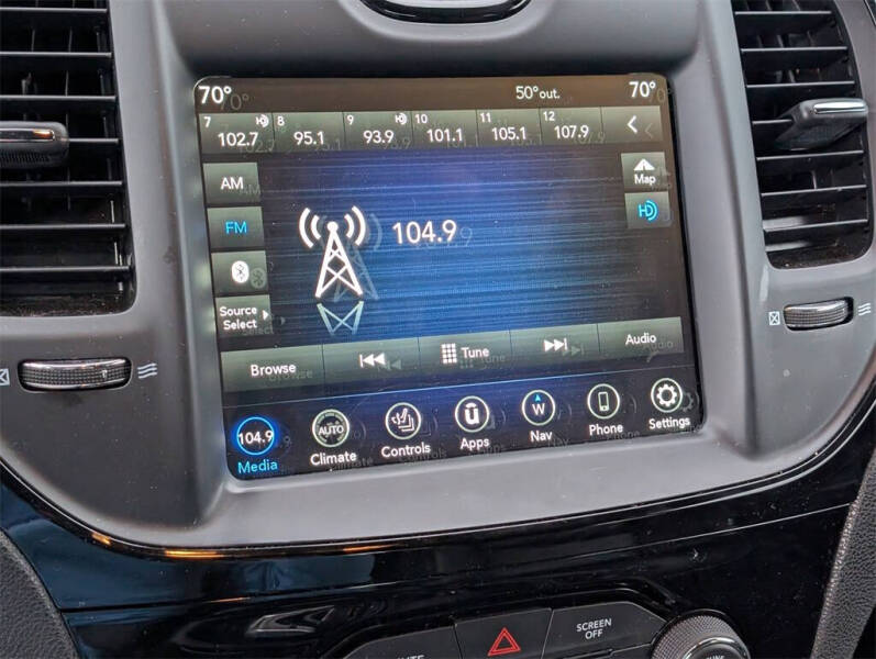 2022 Chrysler 300 S V8