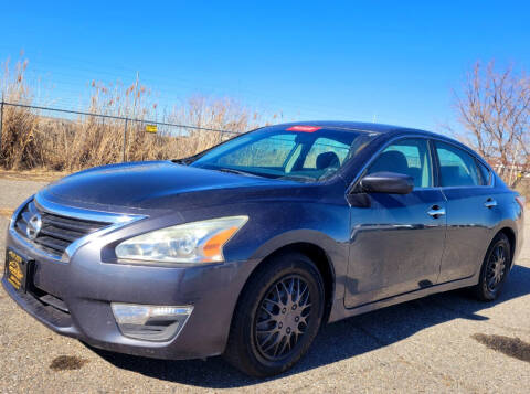 2013 Nissan Altima for sale at BELOW BOOK AUTO SALES in Idaho Falls ID