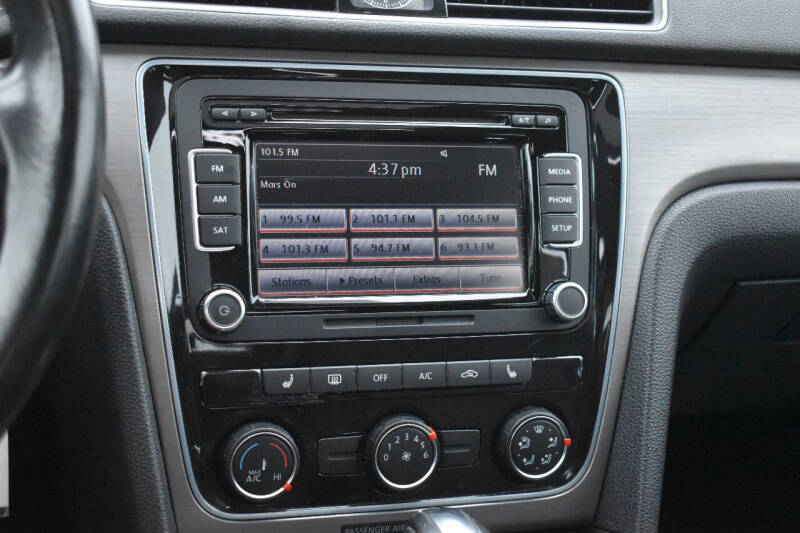 2014 Volkswagen Passat 1.8T SE