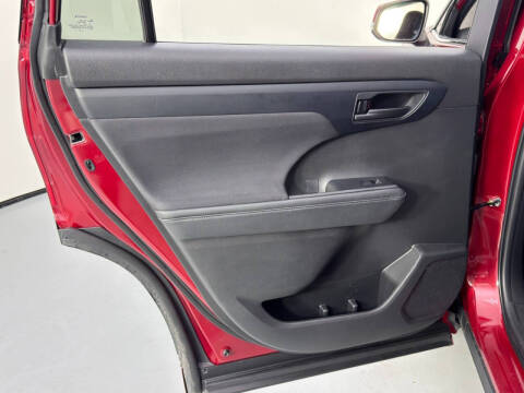 2022 Toyota Highlander LE