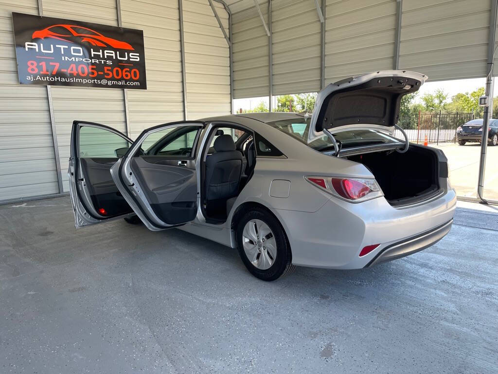 2013 Hyundai SONATA Hybrid for sale at Auto Haus Imports in Grand Prairie, TX