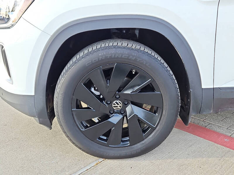 2025 Volkswagen Atlas SE