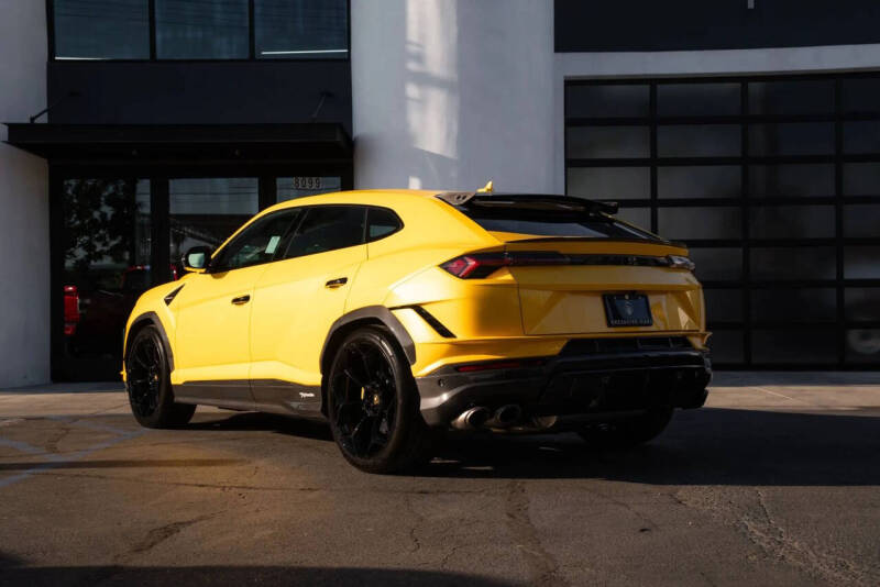 2024 Lamborghini Urus Performante