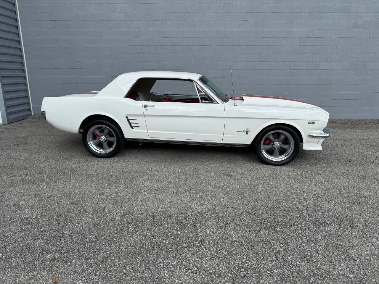 1966 Ford Mustang 166