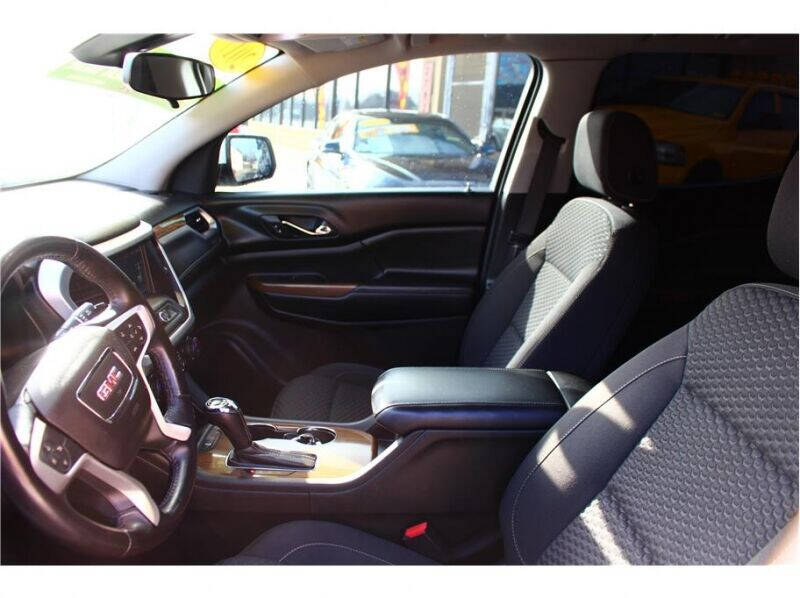 2017 GMC Acadia SLE-1