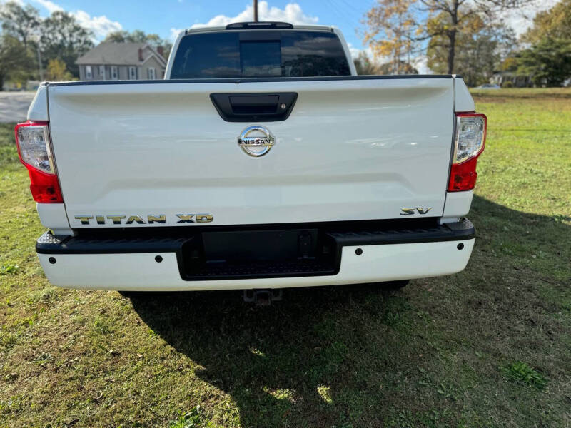 2016 Nissan Titan XD SV photo 5