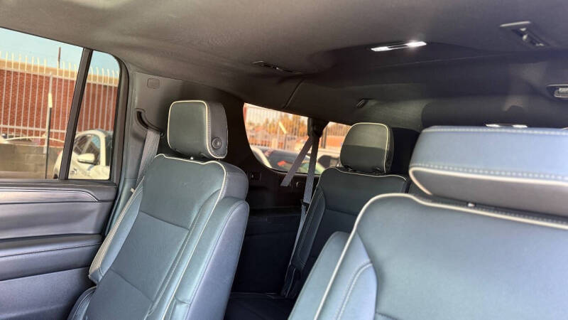 2022 GMC Yukon XL SLT