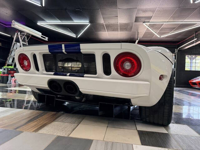 2005 Ford GT