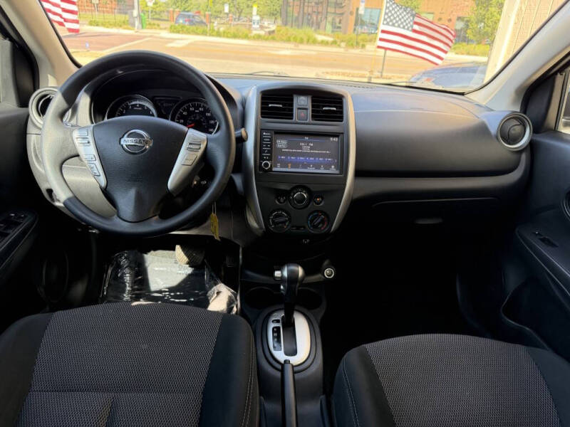 2019 Nissan Versa SV