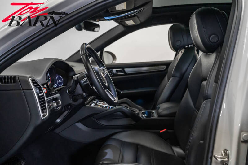 2023 Porsche Cayenne Coupe Platinum Edition