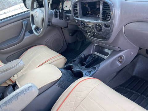 2004 Toyota Sequoia SR5