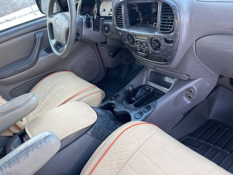 2004 Toyota Sequoia SR5