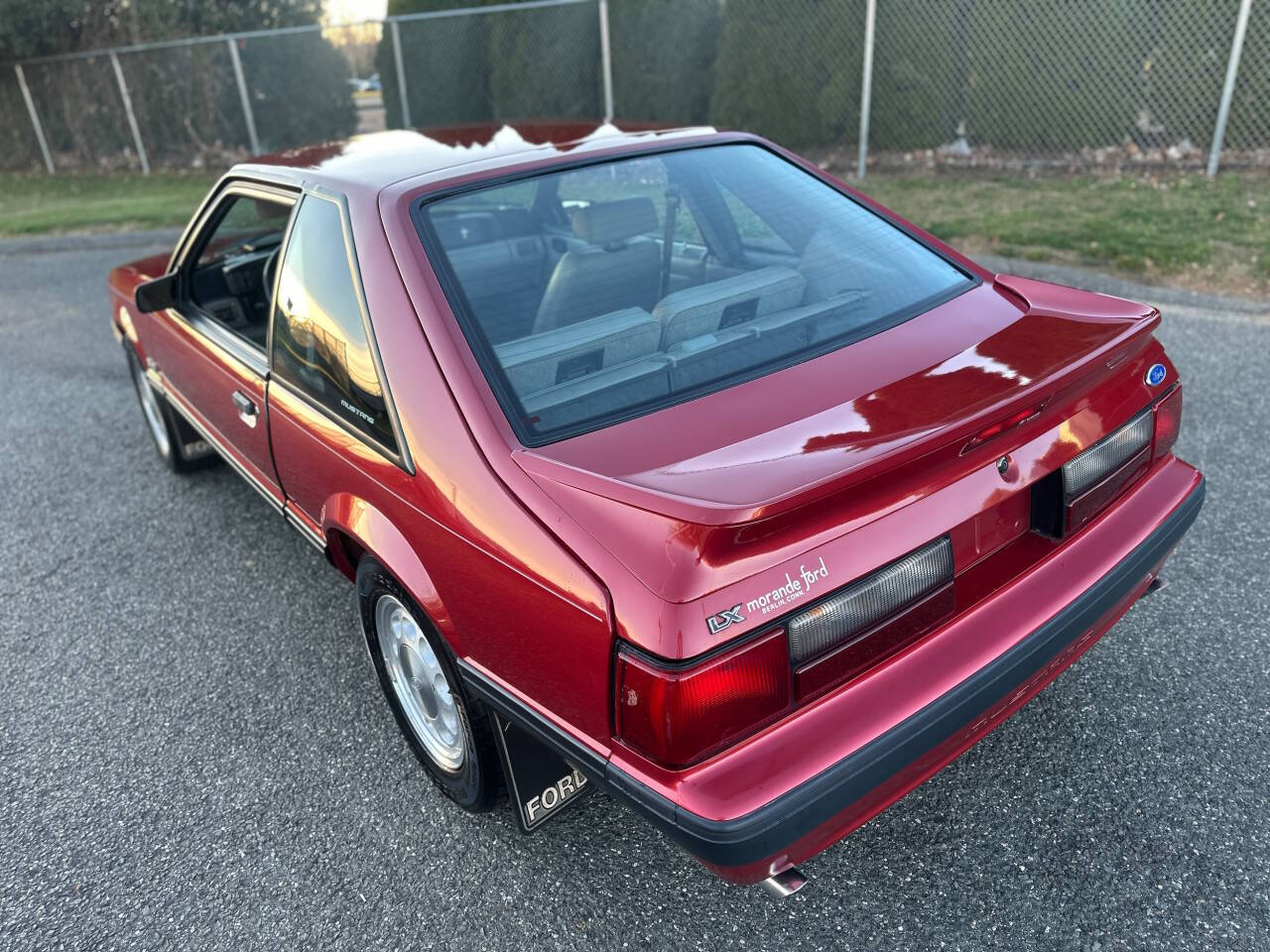 1990 Ford Mustang 31