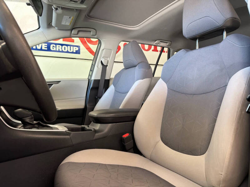 2020 Toyota RAV4 XLE