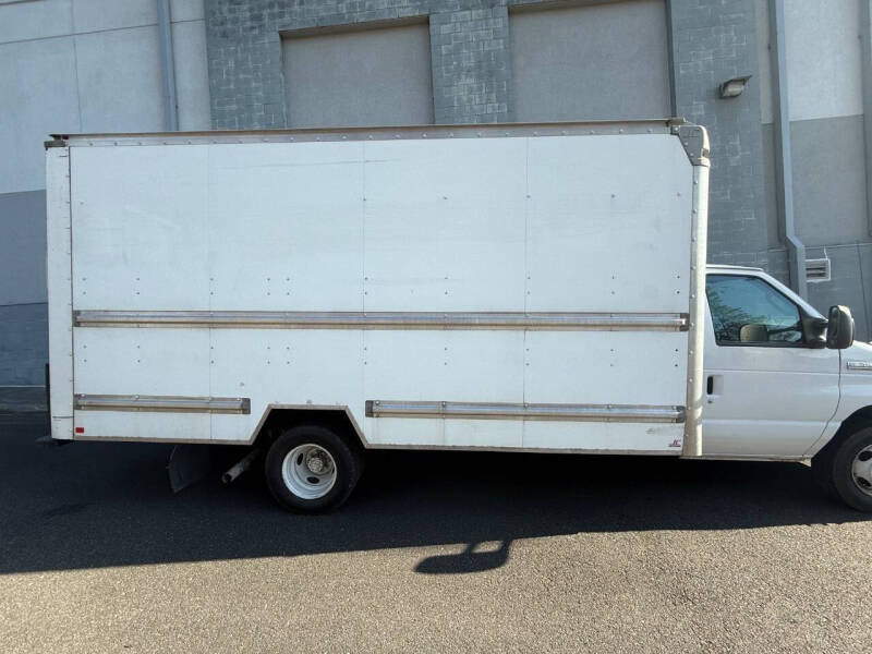 2015 Ford E-Series E-350 SD