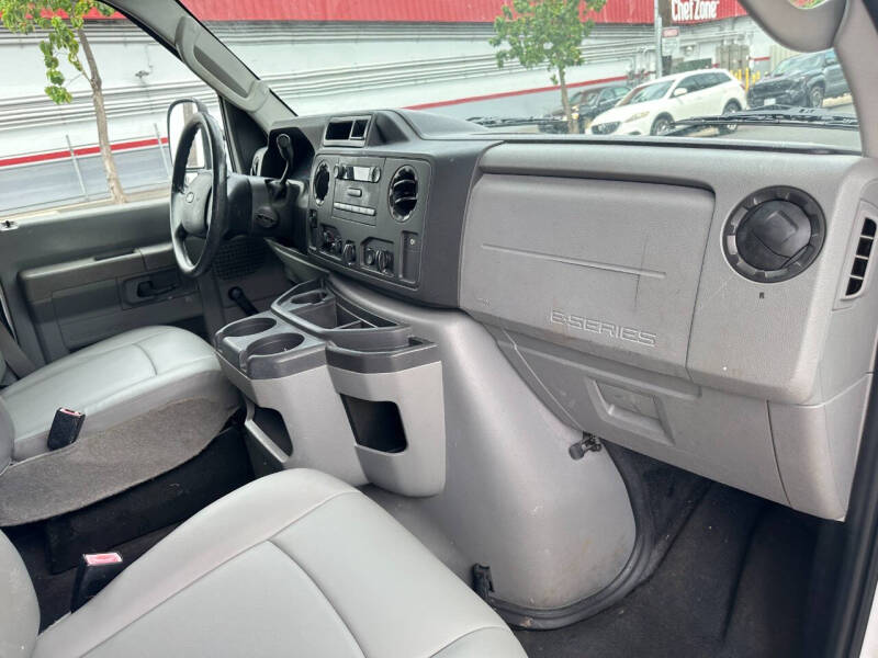 2014 Ford E-Series E-150