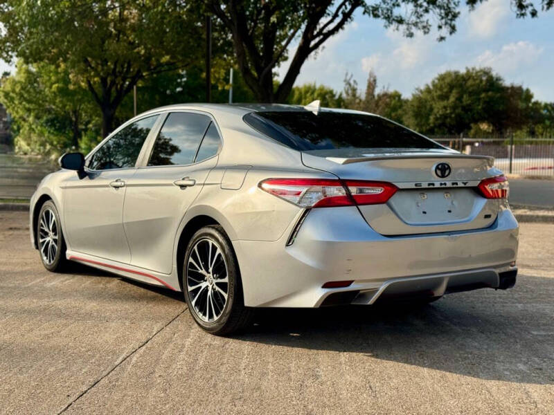 2020 Toyota Camry SE
